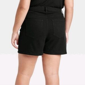 Women's 5" High Rise Midi Shorts - Black - Ava & Viv - 24